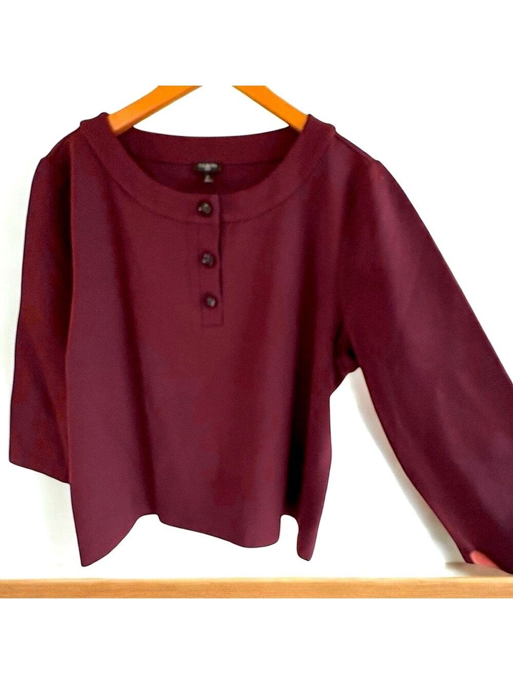 Talbots-2X women’s pointe knit burgundy w/black rhinestone buttons. Pretty! EUC!